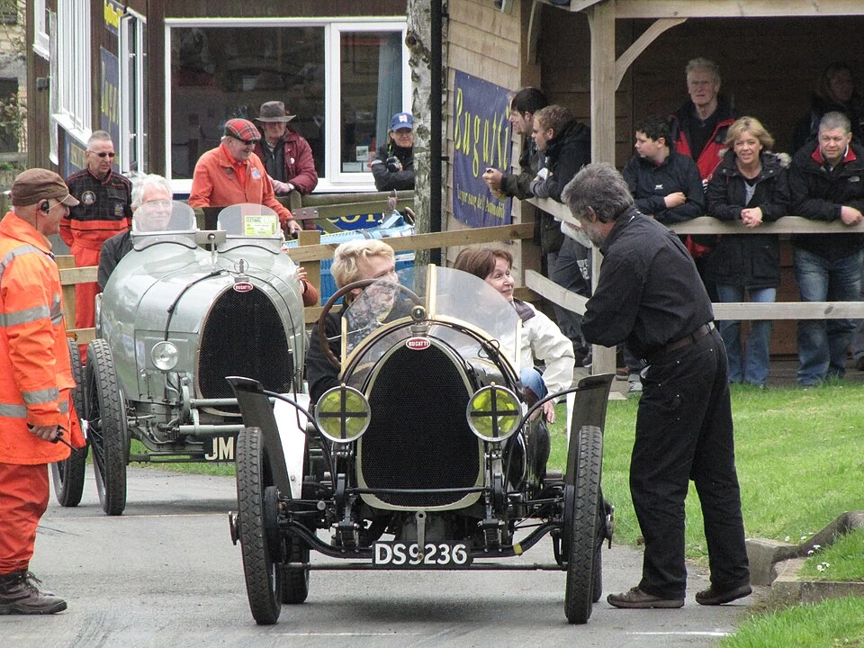 بوگاتی تایپ 13